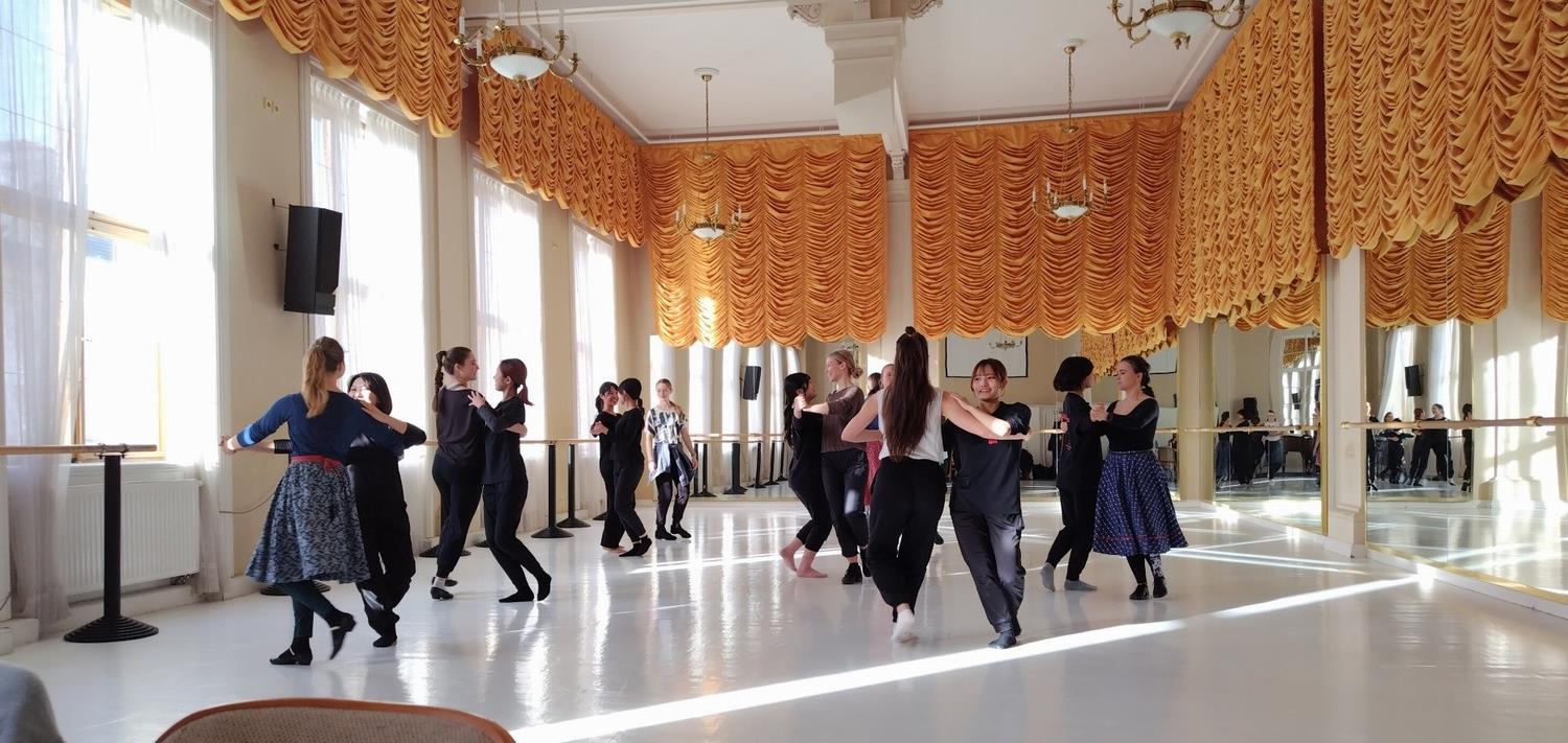 ⑯授業（フォーク） (2)