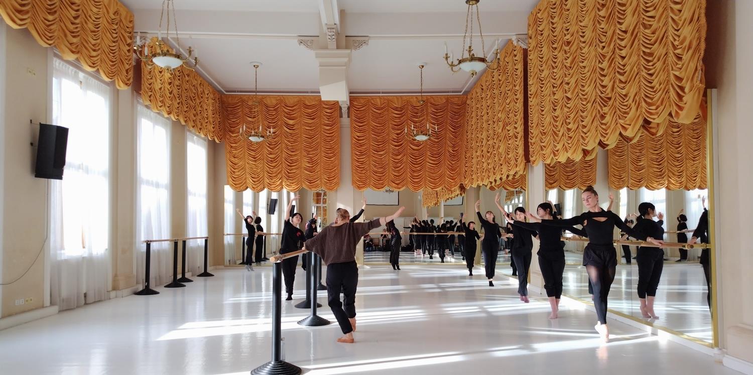 ⑫授業（バレエ）1 (2)